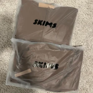 SKIMS wholesale clothing pallets