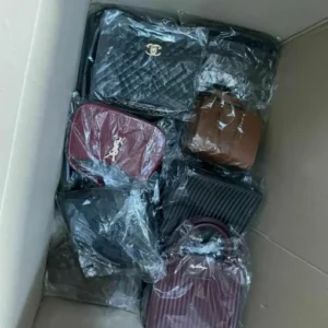 buy women's handbags liquidation pallets in Netherlands