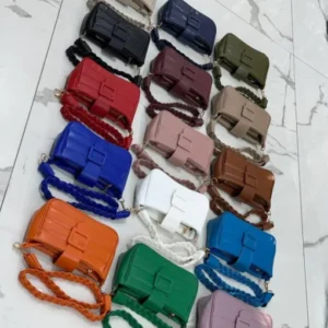 buy women's handbags liquidation pallets in Netherlands