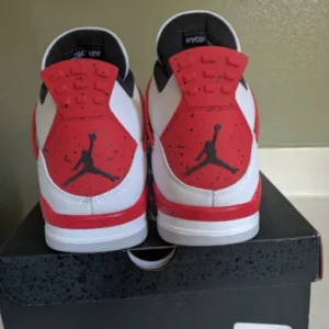 buy sneaker liquidation pallets in Netherlands