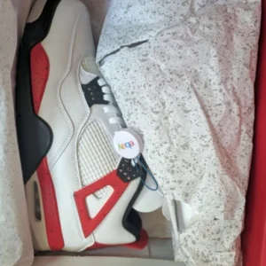 buy sneaker liquidation pallets in Netherlands
