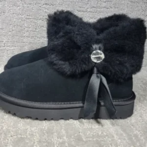 buy UGG boots liquidation pallets in Netherlands