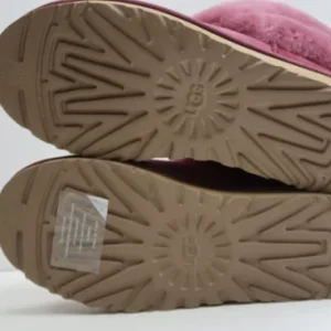 buy UGG boots liquidation pallets in Netherlands