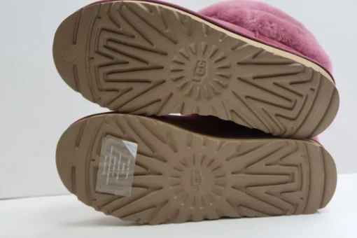 buy UGG boots liquidation pallets in Netherlands