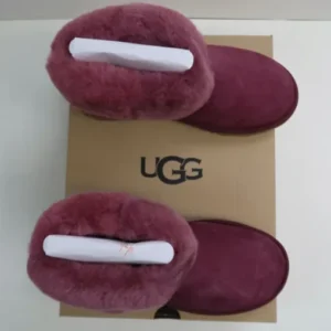buy UGG boots liquidation pallets in Netherlands