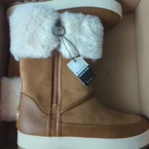 wholesale UGG boots pallets Europe
